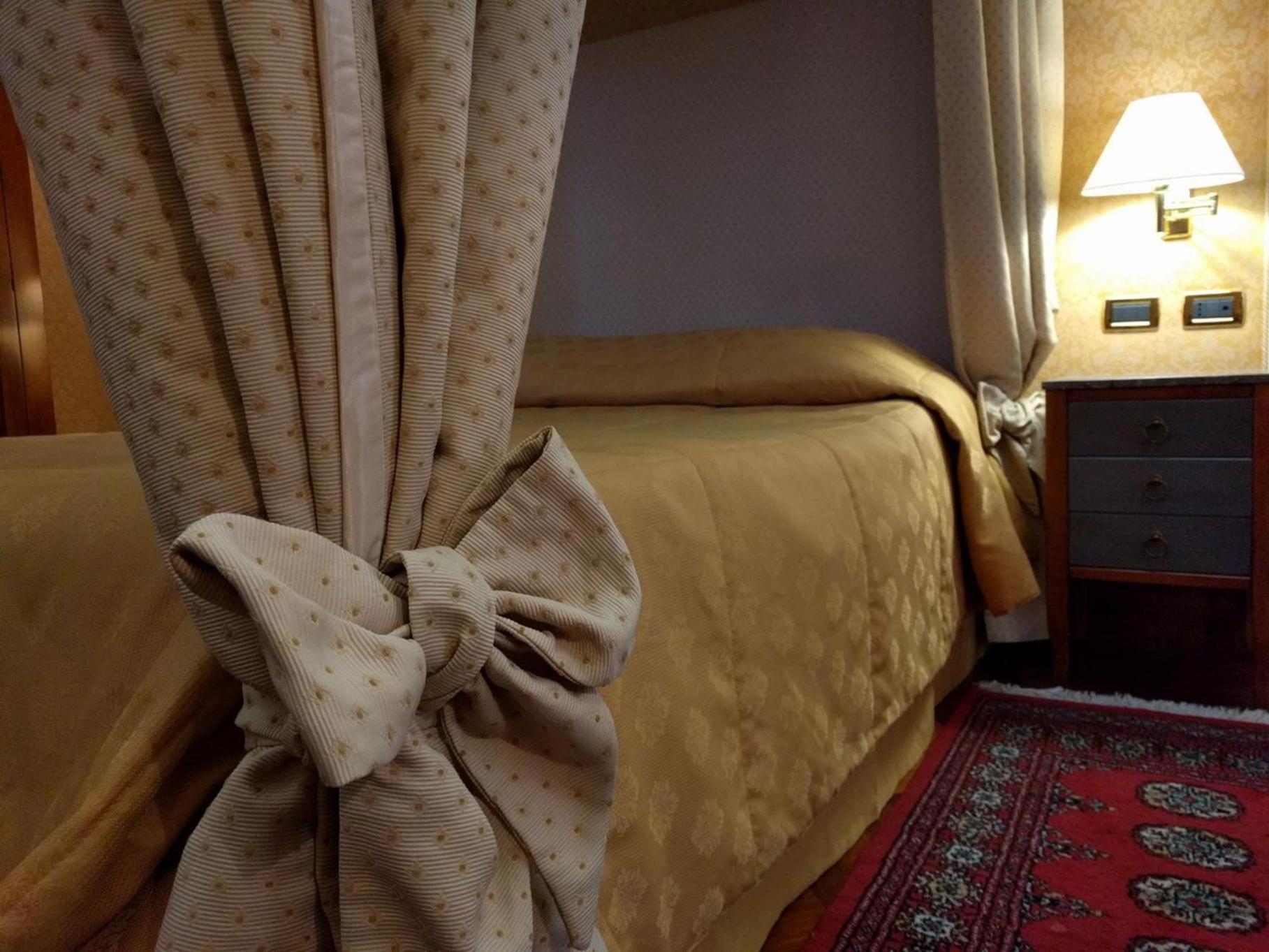 Grand Hotel Piazza Borsa ปาแลร์โม ภายนอก รูปภาพ